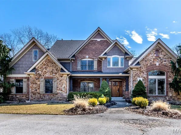 3954 Autumn Farms Dr, Pacific, MO 63069