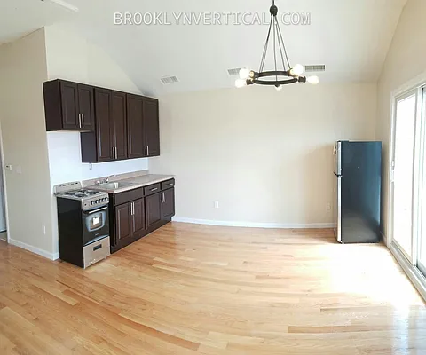 Rented by Brooklyn Vertical Inc. | media 19