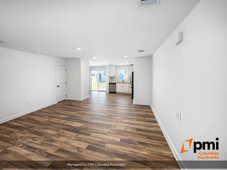 559 Marcus Way — Photo 5