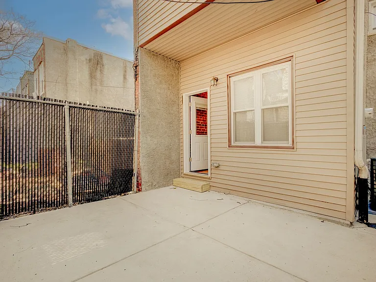 3235 Page St — Photo 37