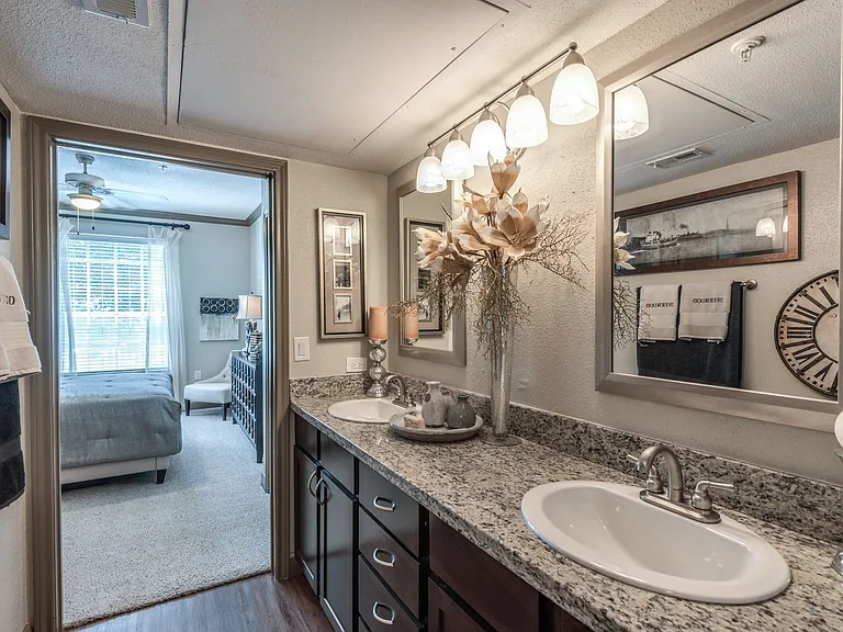 Deerwood Apartments — Photo 10
