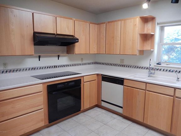 3rd image of 331 E Placita Idilio