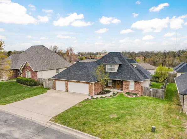 931 N Travis Avenue, Republic, MO 65738