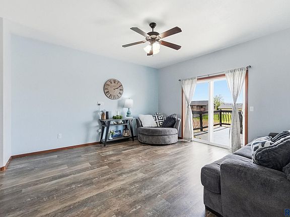 4th image of 8008 W Wilson Dr