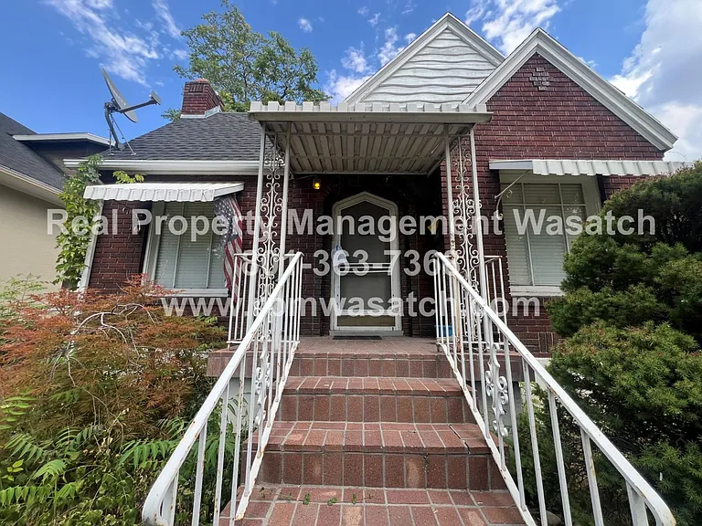 1105 S 700 E — Photo 1