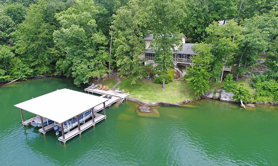 Welcome to 745 Quarry Rd!