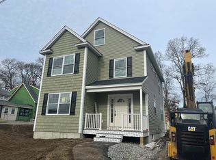 48 Hampstead St, Lowell, MA 01852