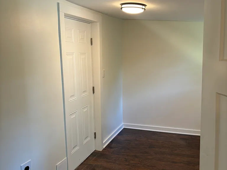 203 N Grove St #4 — Photo 8