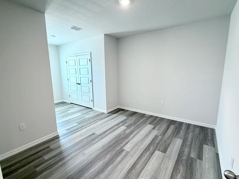 12813 SW Forli Way — Photo 18