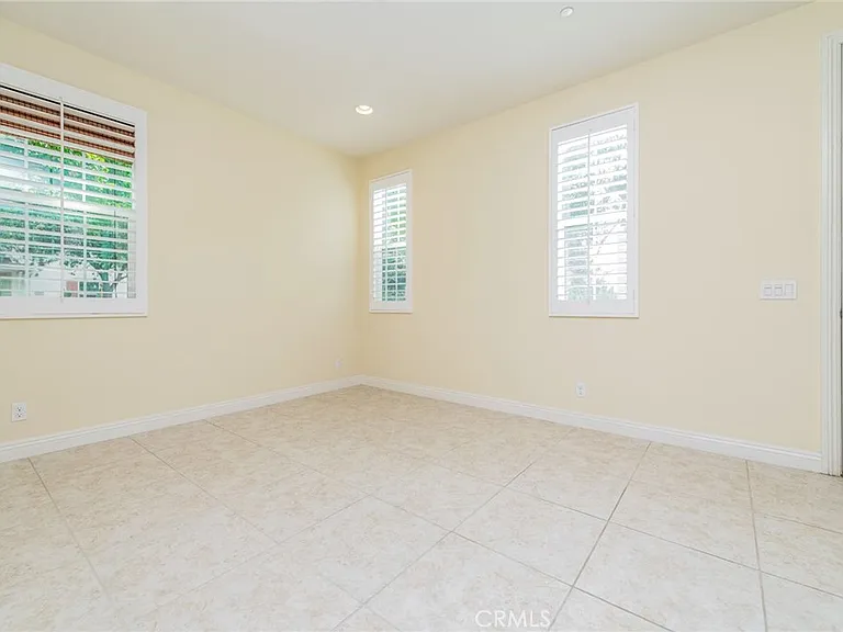 219 Wicker — Photo 9