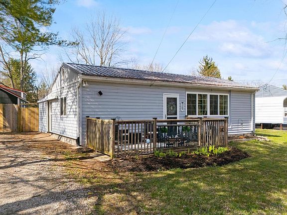 3rd image of 369 Beechwood Rd