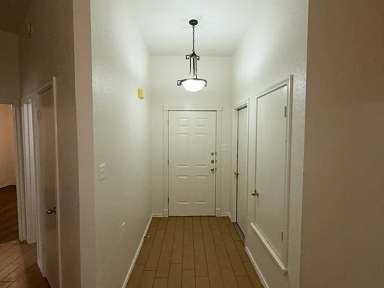 4802 Silver Wood Ct — Photo 6