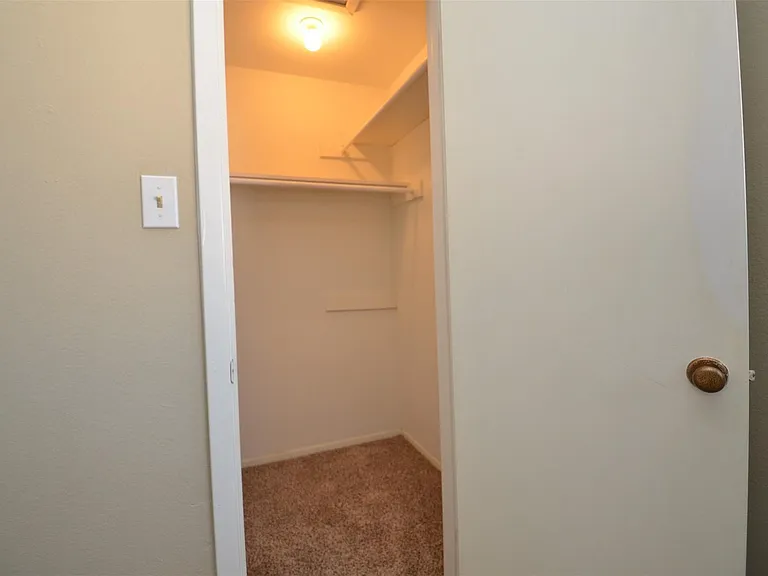 5993 Allday Dr #B — Photo 35