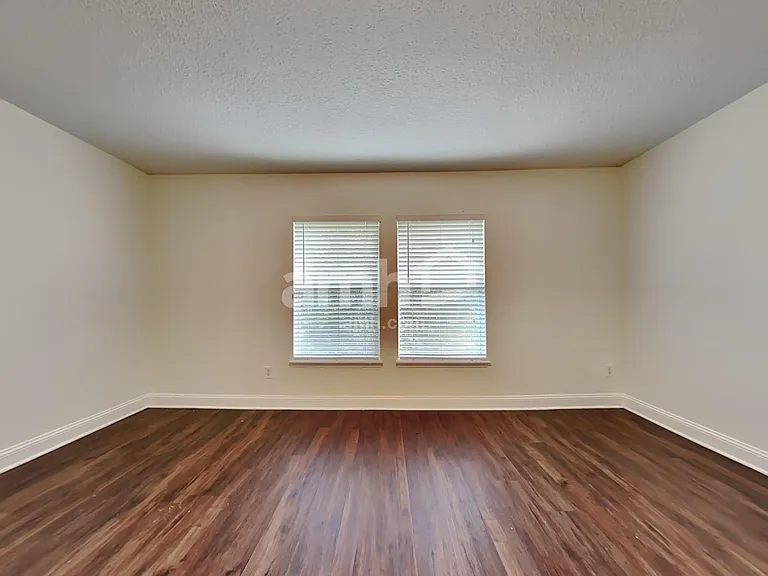 2510 Victoria Point Dr — Photo 9