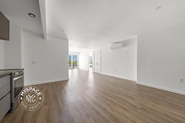 Rented by MySpaceNYC | media 4