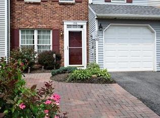 106 Brookfield Dr, Macungie, PA 18062