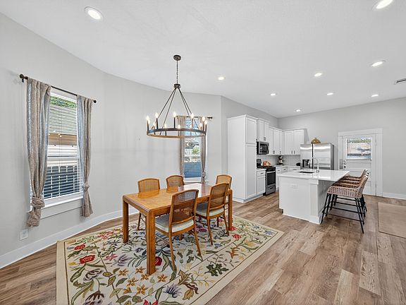 2nd image of 226 Saint John
