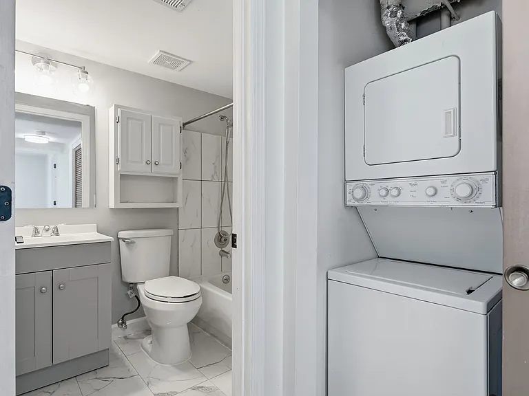 1021 Adworth Dr #J — Photo 14