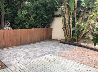 945 3rd St, Hermosa Beach, CA 90254