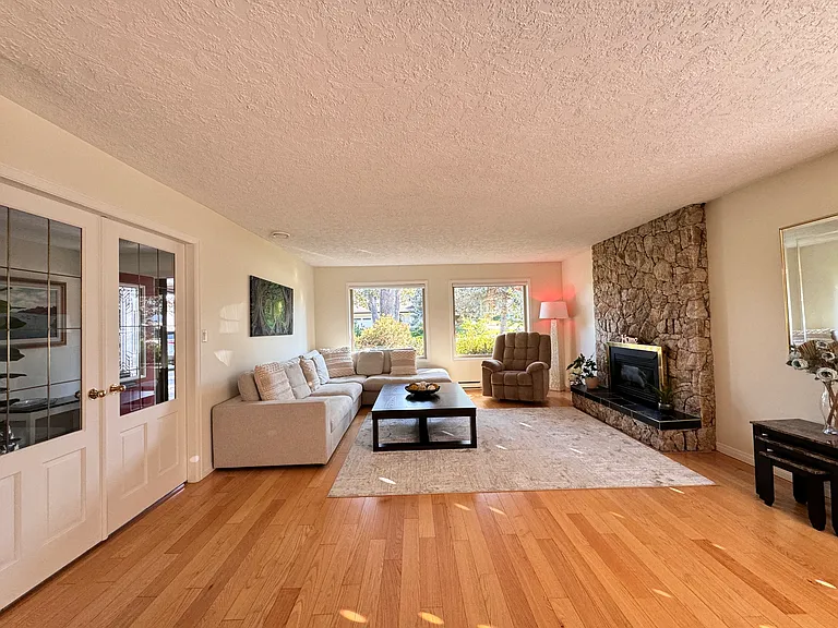4005 Hopesmore Dr — Photo 1