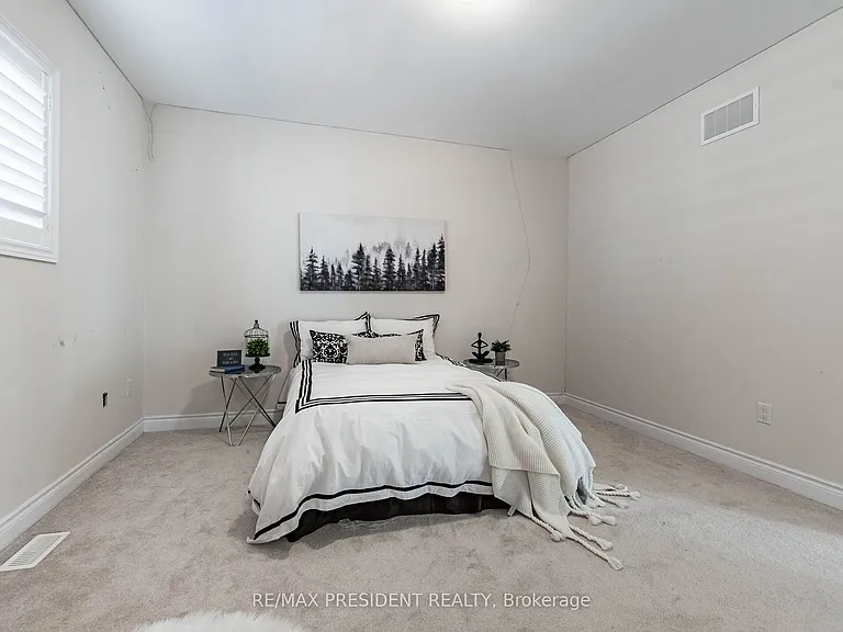 16 Monarch Dr — Photo 28