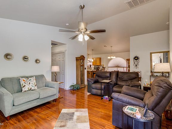 5th image of 15730 W Moreland St