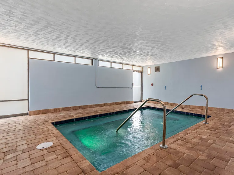 800 Jeffery St #409 — Photo 37