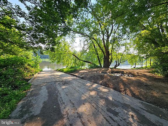 5th image of 3460 Cherry Run Rd