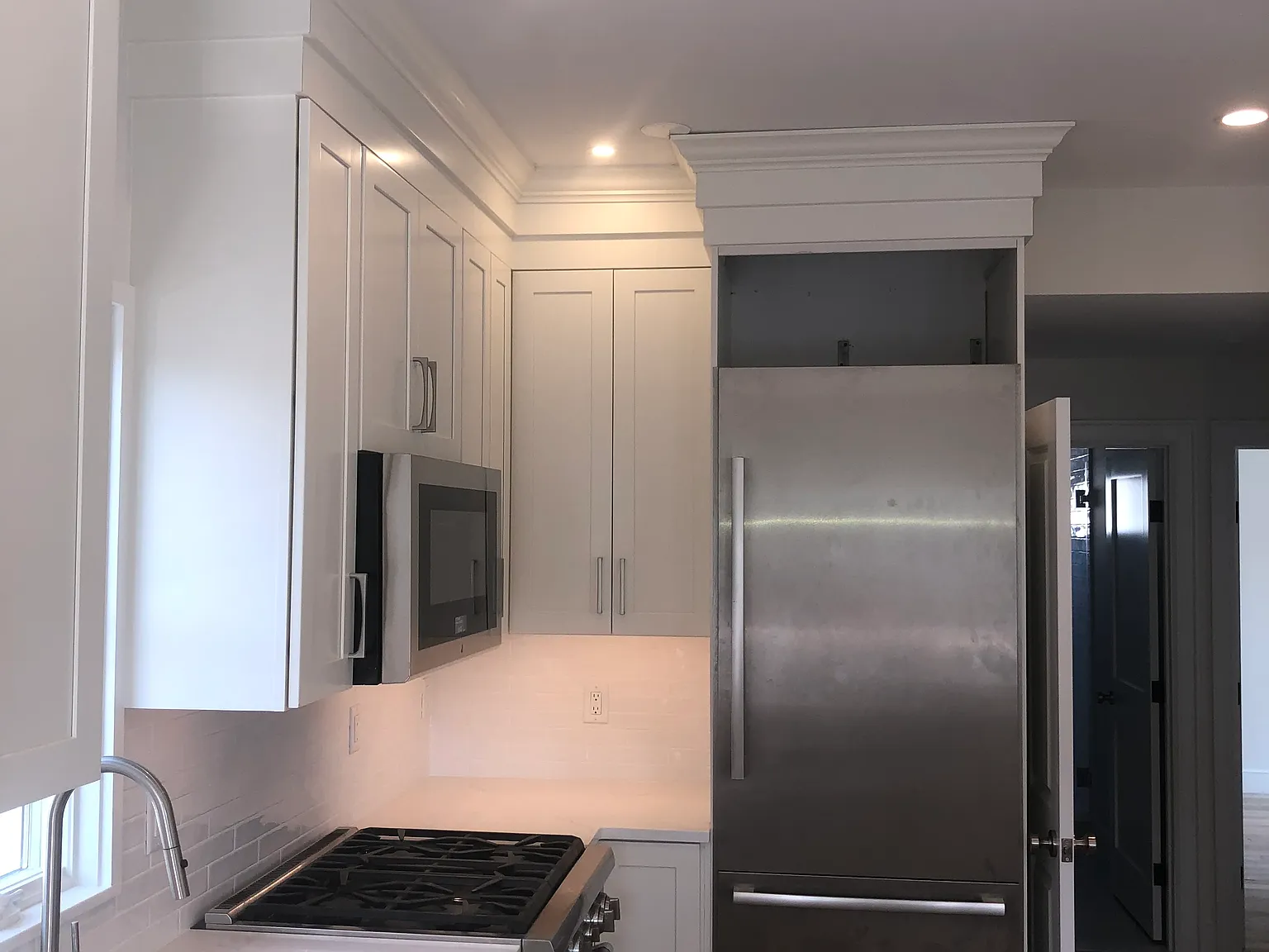 2 bed, 800 sqft, $3,800 — Photo 4