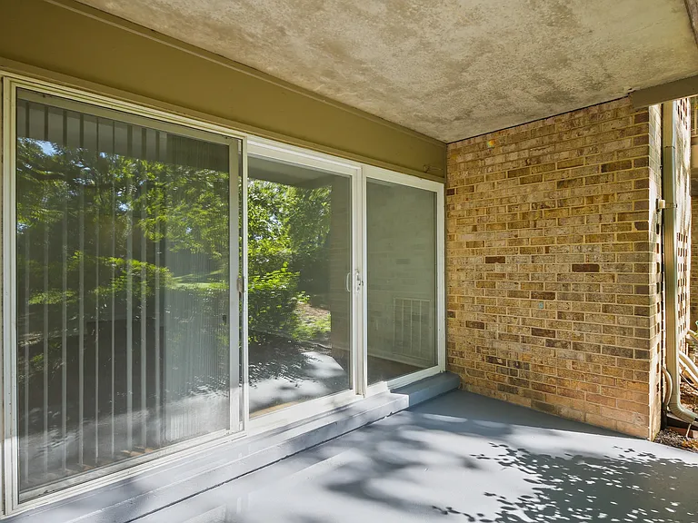 Fairway Apartments — Photo 9