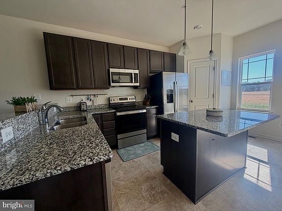 4th image of 2520 Boeing Way