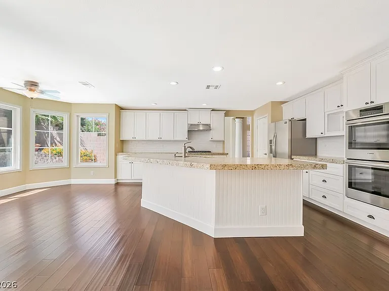 271 Pointe Ranier Ave — Photo 4