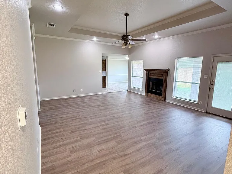 2708 Hydrangea Ave — Photo 8