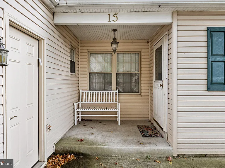 15 Embassy Dr — Photo 3