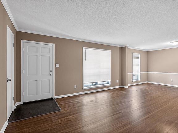 5th image of 2015 E Holmes Rd