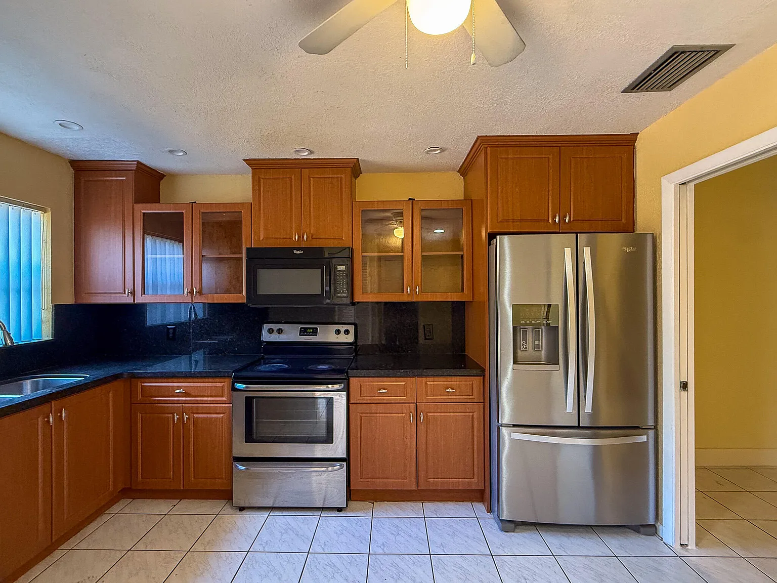 2 bed, 2.5 bath, 1499 sqft, $2,500 — Photo 4