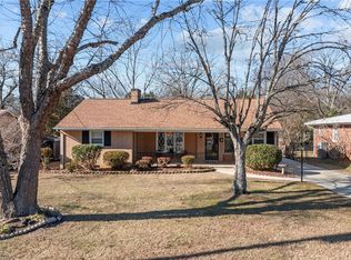 1518 Sherwood Dr, Burlington, NC 27215