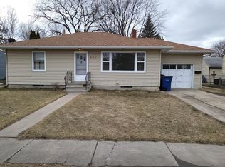 207 16th St S, Moorhead, MN 56560