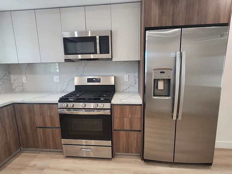 6061 Fulton Ave #6 — Photo 2