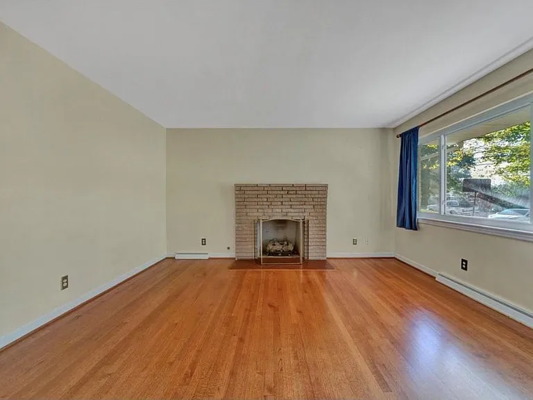 3260 Rasmont Rd — Photo 3