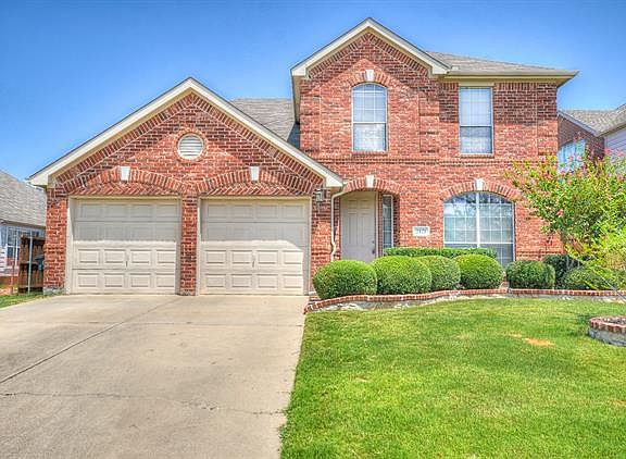 3rd image of 2421 Foxwood Ln
