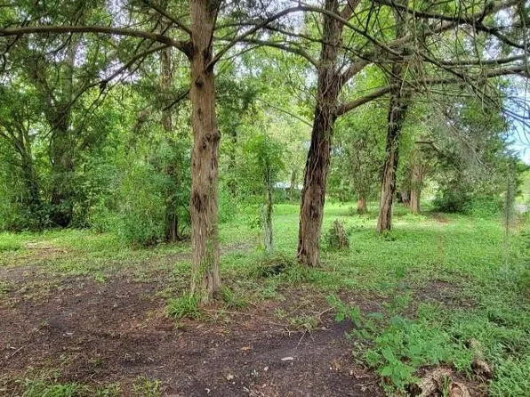 6415 S F Austin, Jones Creek, TX 77541