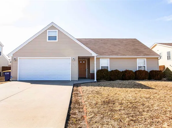 2605 Brook Ln, Manhattan, KS 66502