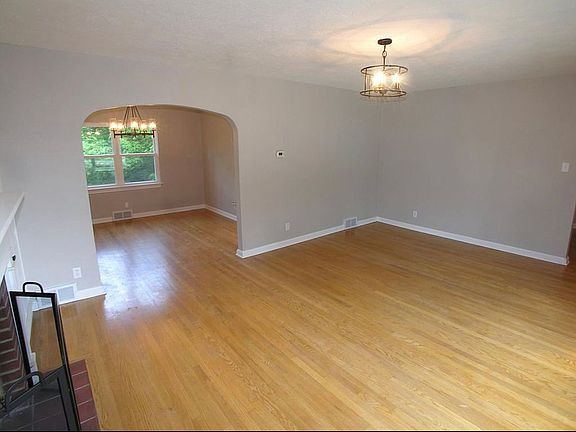 5th image of 5831 E Pea Ridge Rd