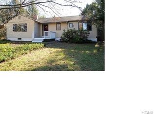 76 Mountainview Rd, Fishkill, NY 12524