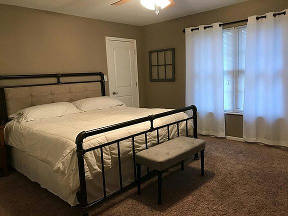 Large bedrooms and closets