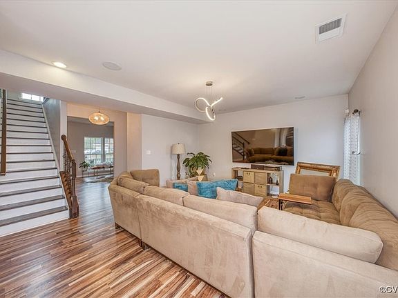 5th image of 5433 Zoe Ct