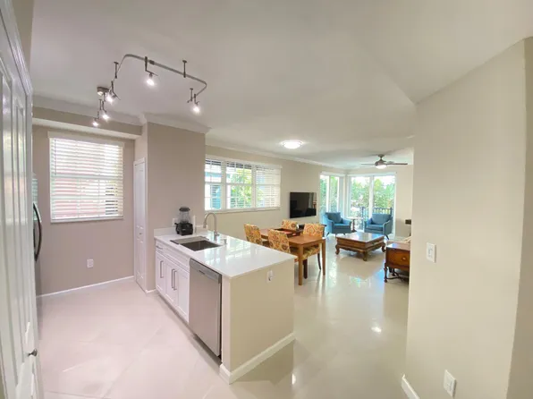 225 NE 1st St #202, Delray Beach, FL 33446