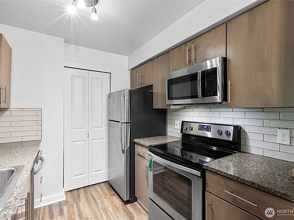3rd image of 12303 Harbour Pointe Boulevard #Y306