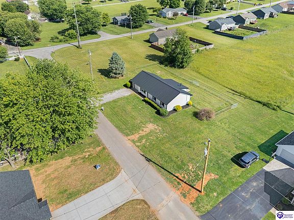 3rd image of 325 Countryside Dr